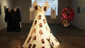 Ropa y fotografías de mujeres