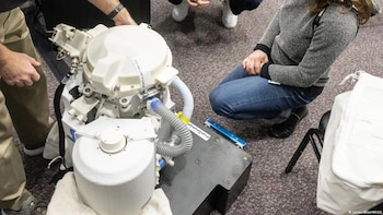 La cápsula Orión fue equipada con el Sistema Universal de Gestión de Residuos tras años de desarrollo y pruebas en la Estación Espacial Internacional (NASA)