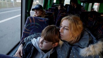 Ucrania ordenó la evacuación de los niños en localidades de Zaporizhzhia por los bombardeos rusos