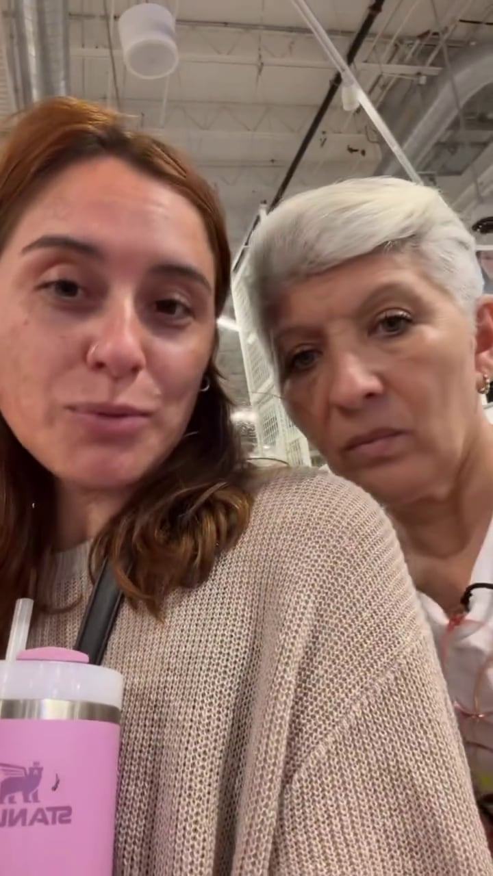 Dos mujeres graban un video para redes sociales en el que relatan su experiencia tras pedirle una foto a la China Suárez
