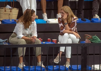 La infanta Cristina y Alexia de Grecia en un partido de Pablo Urdangarin. (David Oller / Europa Press)