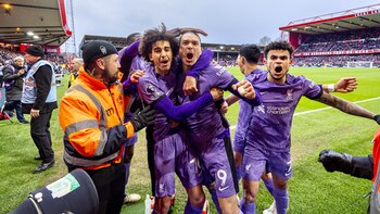 Liverpool rememoró en una de sus fotos, la última visita de Los Rojos al Nottingham Forest - crédito @LFC / X