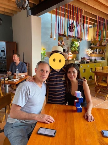 Estuvo con una mujer y