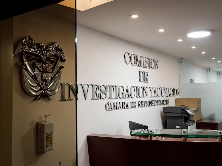 Dos investigadores de la Comisión de Acusaciones de la Cámara de Representantes salvaron su voto ante el auto mediante el cual se determina no abrir una investigación formal al presidente Gustavo Petro por irregularidades en la financiación de su campaña - crédito Mariano Vimos/Colprensa
