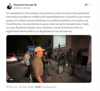 El senador Alejandro Ocampo cuestionó al presidente Abelardo de la Espriella por llegar a Santa Marta portando un arma - crédito @alejoocampog/X