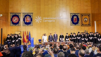 El Rey defiende el papel de las universidades frente a la desinformación y el uso de la IA