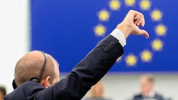 La Eurocámara no reconoce la legitimidad de la Duma rusa tras unas elecciones que califica de "fraude"