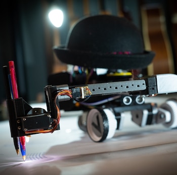 A.N.A. El Robot que experimenta