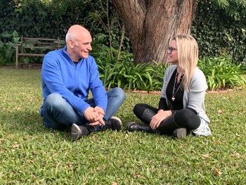 A último momento, en un