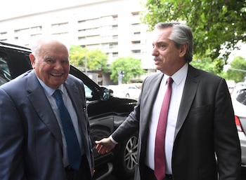 Alberto Fernández junto al uruguayo