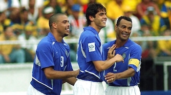 Kaká sentenció a Colombia en la primera fecha de las Eliminatorias rumbo al Mundial de Alemania 2006 con un potente disparo de media distancia - crédito AFP
