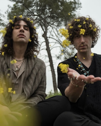 Los hijos de los líderes de KISS lanzarán su primer álbum como la banda Stanley Simmons