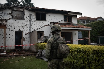 Una casa dañada es vista tras un ataque con drones en Goma, Kivu del Norte, República Democrática del Congo. Varias personas murieron en el ataque con drones, atribuido al ejército congoleño, según Lawrence Kanyuka, portavoz del movimiento Alianza Fleuve Congo/M23 - crédito EFE