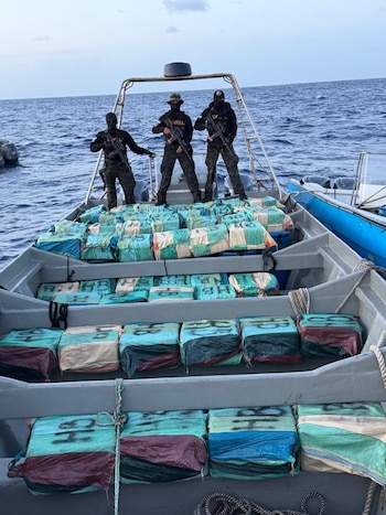 Autoridades confirmaron el decomiso de 1,661 kilos de cocaína en la operación desarrollada cerca de Gracias a Dios.
(Foto: Fuerza Naval)