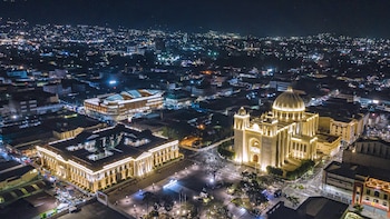 El renacimiento del Centro Histórico de San Salvador: entre modernización, regulación y atractivo internacional