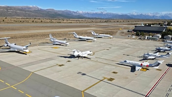 Show de aviones privados en Bariloche: unas 15 aeronaves de los empresarios llegarán al Foro Llao Llao