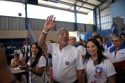 Norman Quijano fue alcalde de San Salvador bajo la bandera del partido Alianza Republicana Nacionalista (Arena) en el período de 2009 a 2015. / AFP