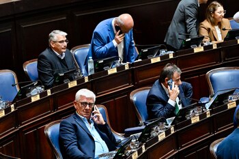 Políticos que trabajan para sí mismos y no para los ciudadanos - Image 2