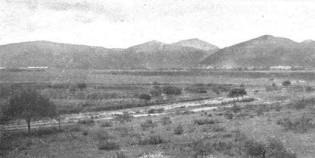 Vista del campo de batalla, en una fotografía tomada en los primeros años del siglo veinte (Revista Caras y Caretas)