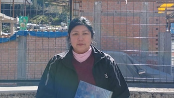 Mientras enseña, continúa su formación