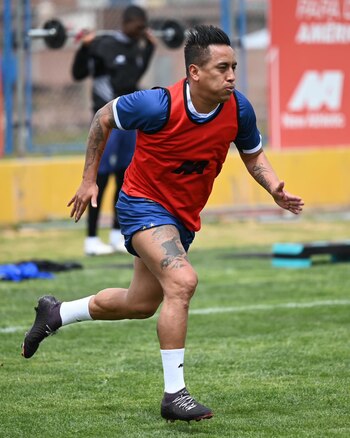 Christian Cueva aprovechó el parón