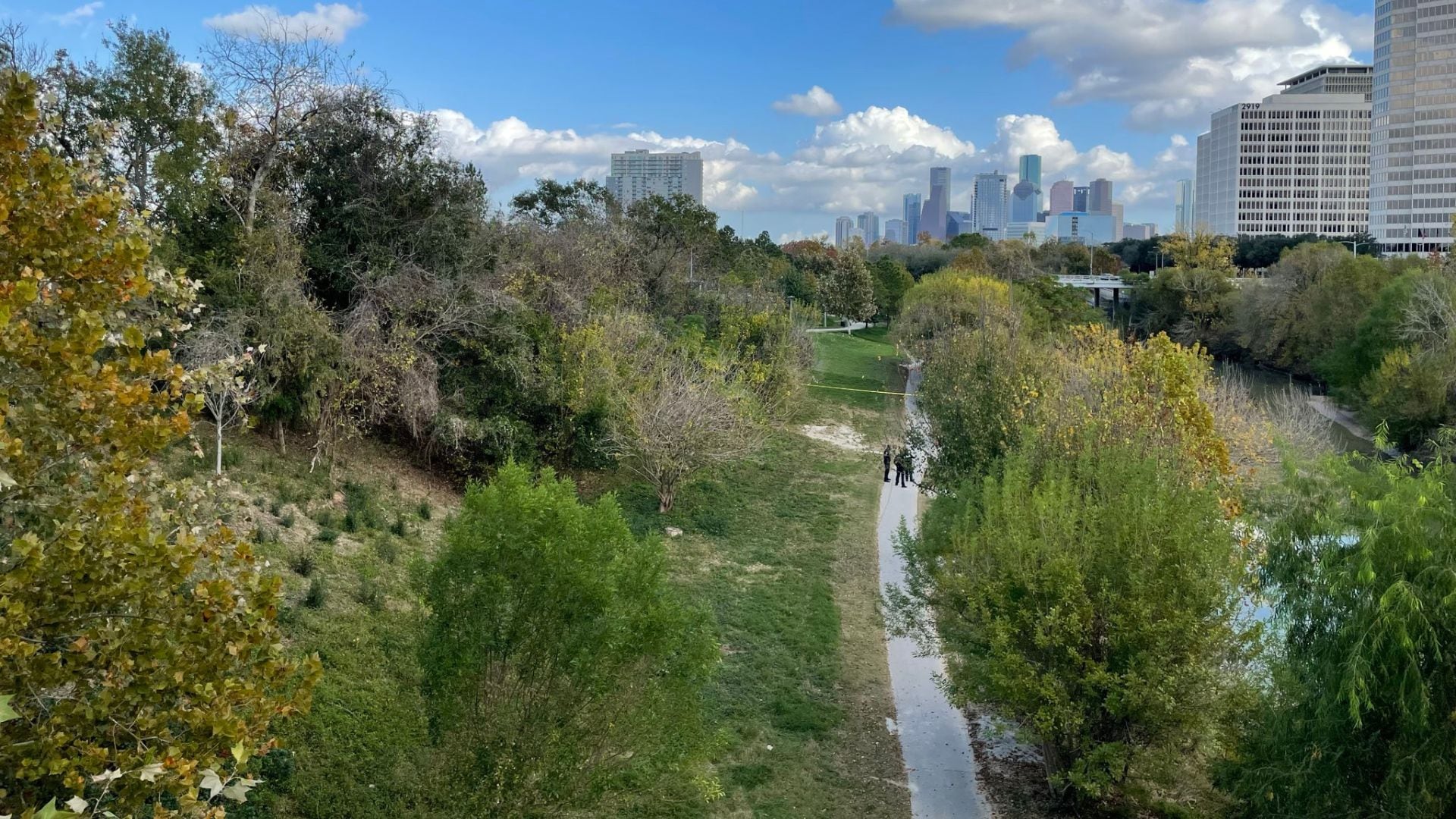 El hallazgo de un nuevo cadáver en un pantano de Houston eleva a 34 los recuperados en 2025