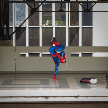 Hombre Araña en el Metro
