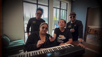 A través de un video publicado en las redes sociales, los Hermanos Flores informaron que realizaron su último ensayo para la presentación de esta tarde./(Facebook Hermanos Flores)