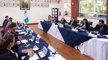 El Tribunal Supremo Electoral y el Ministerio de Relaciones Exteriores amplían opciones para votar fuera de Guatemala