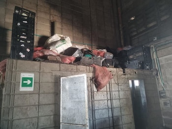 Las autoridades encontraron residuos de heces de palomas y roedores - crédito Alcaldía de Soledad