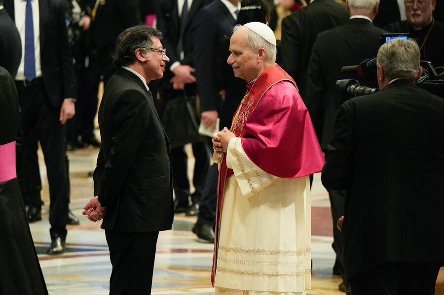 El mandatario colombiano asistió a la primera misa de entronización del santo padre en el Vaticano - crédito @petrogustavo/X