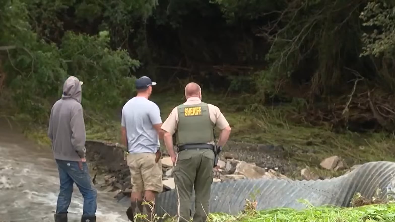 Iowa: buscan a un hombre desaparecido tras cruzar una ruta colapsada por inundaciones