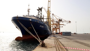 Hombres armados atacan un carguero al suroeste de la costa yemení de Hodeida
