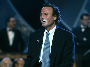 Julio Iglesias enfrenta denuncias de