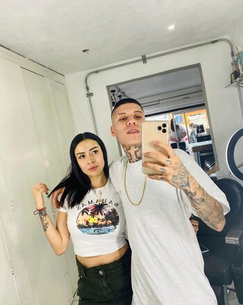 Santa Fe Klan y Jahely Ortega