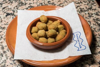 Las aceitunas rellenas del bar