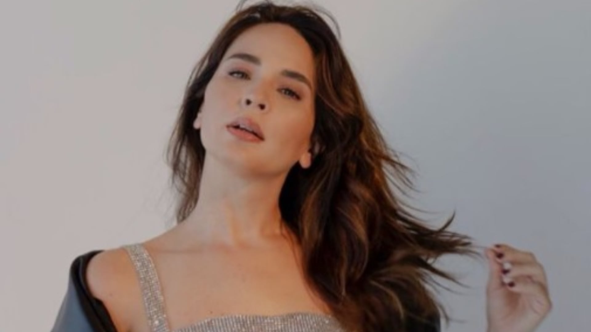 Adriana Louvier revela la pérdida de tres embarazos y expresa el dolor que vivió durante dos años y medio de duelo (Foto: @lalouvier/Instagram)