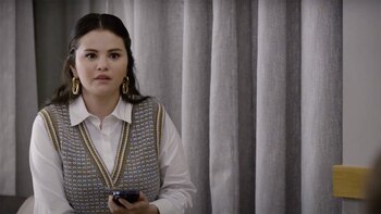 Selena Gomez retorna como Mabel