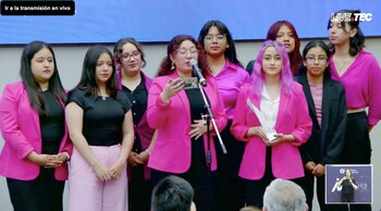 Pink Hawks es el único