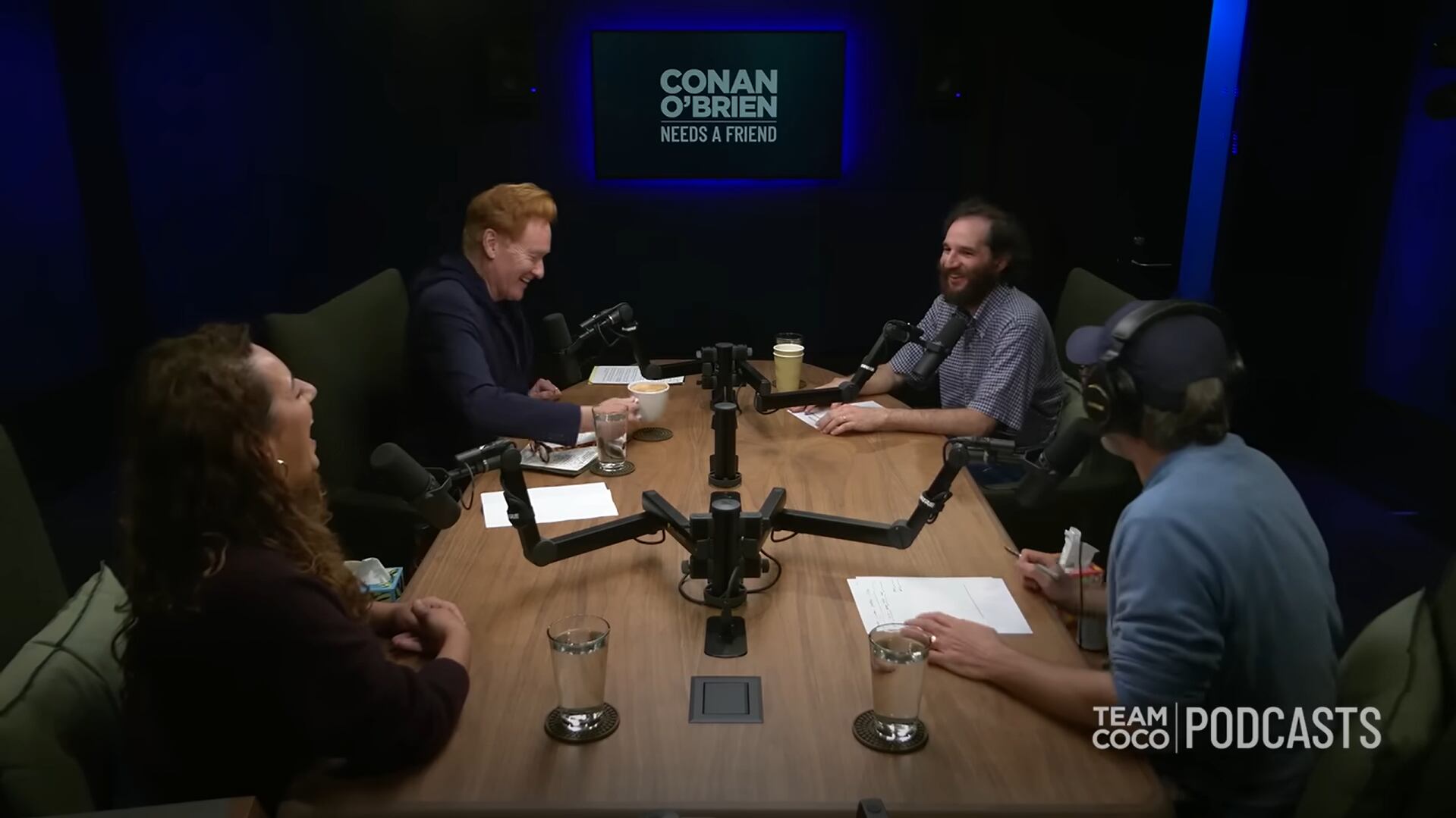 El cuidadoso método de casting de Josh Safdie prioriza la esencia auténtica de las personas, incluso seleccionando actores fuera del ámbito tradicional (Conan O