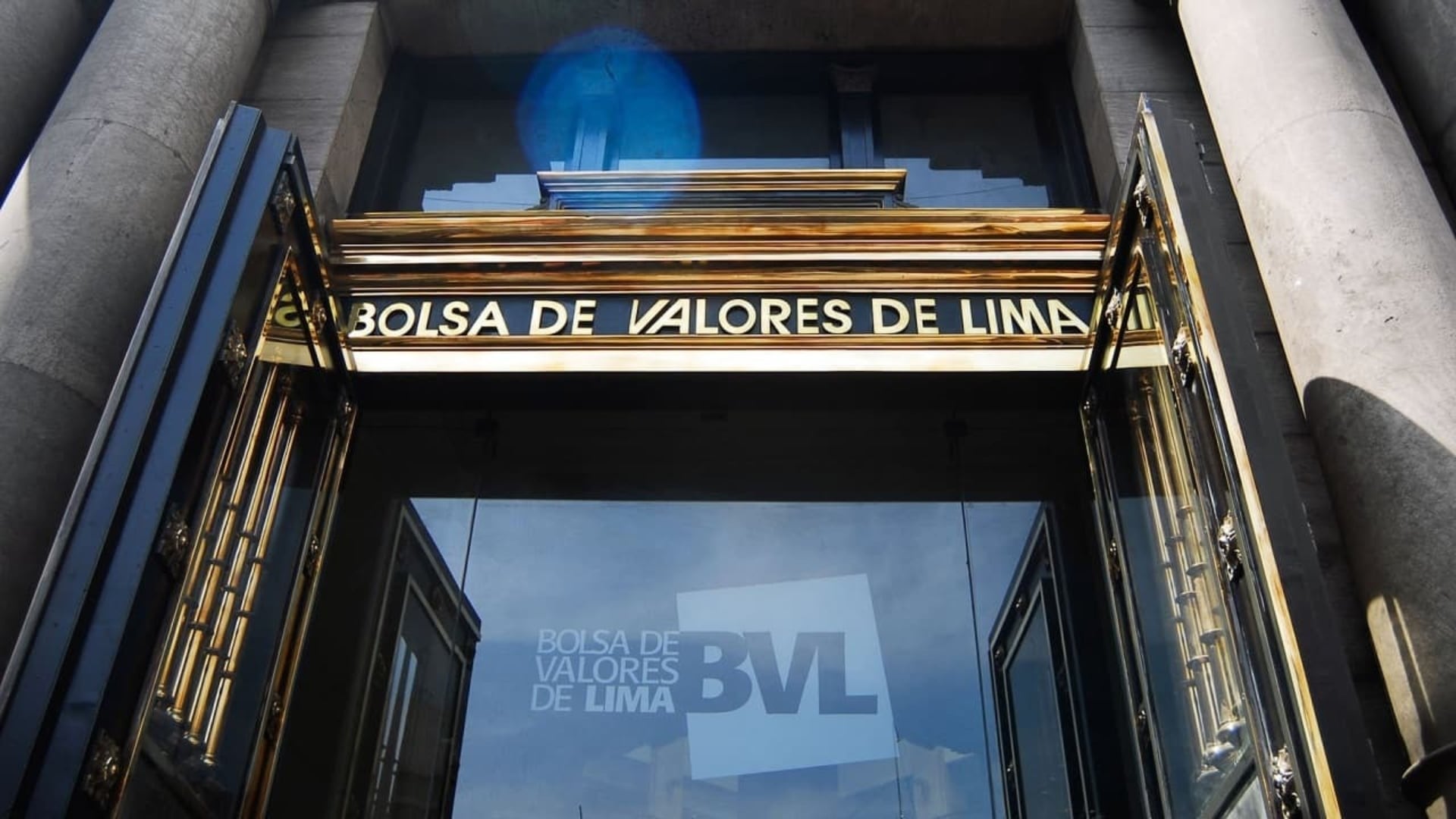 La bolsa peruana avanza en una jornada marcada por resultados mixtos en los mercados internacionales. Foto: Vitae Educación Ejecutiva