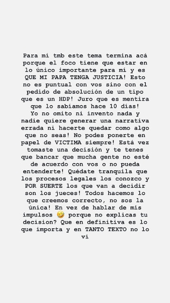 Captura de pantalla con texto en negro sobre fondo claro que contiene una declaración escrita sobre un proceso judicial