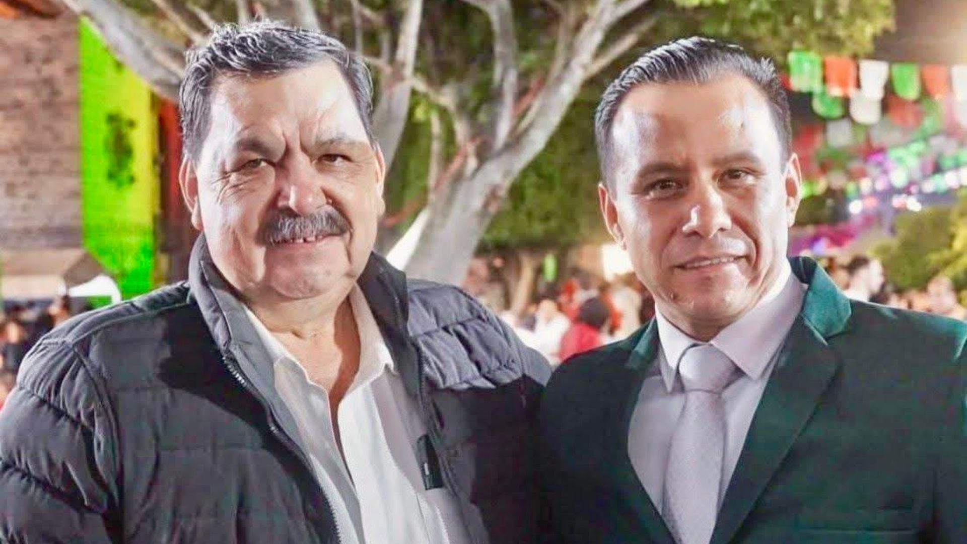 De izquierda a derecha: Juan Vega Arredondo y el alcalde de Taxco, Juan Andrés Vega Carranza. Foto: Redes Sociales