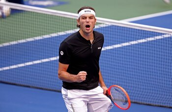 Taylor Fritz batalló, pero no