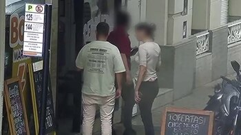 La cuidadora de la jubilada