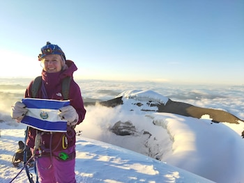 Alfa Karina Arrué se convierte en la primera salvadoreña en alcanzar la cima del monte Everest, desafiando prejuicios y adversidad. (Foto: Alfa Karina Arrué)