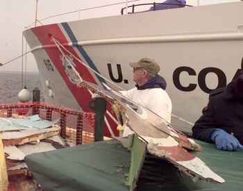 Los restos del avión fueron
