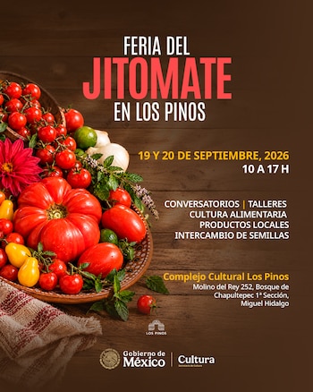 Cartel publicitario sobre fondo de madera con una cazuela de barro llena de tomates de varios tipos, hortalizas, flores y texto informativo