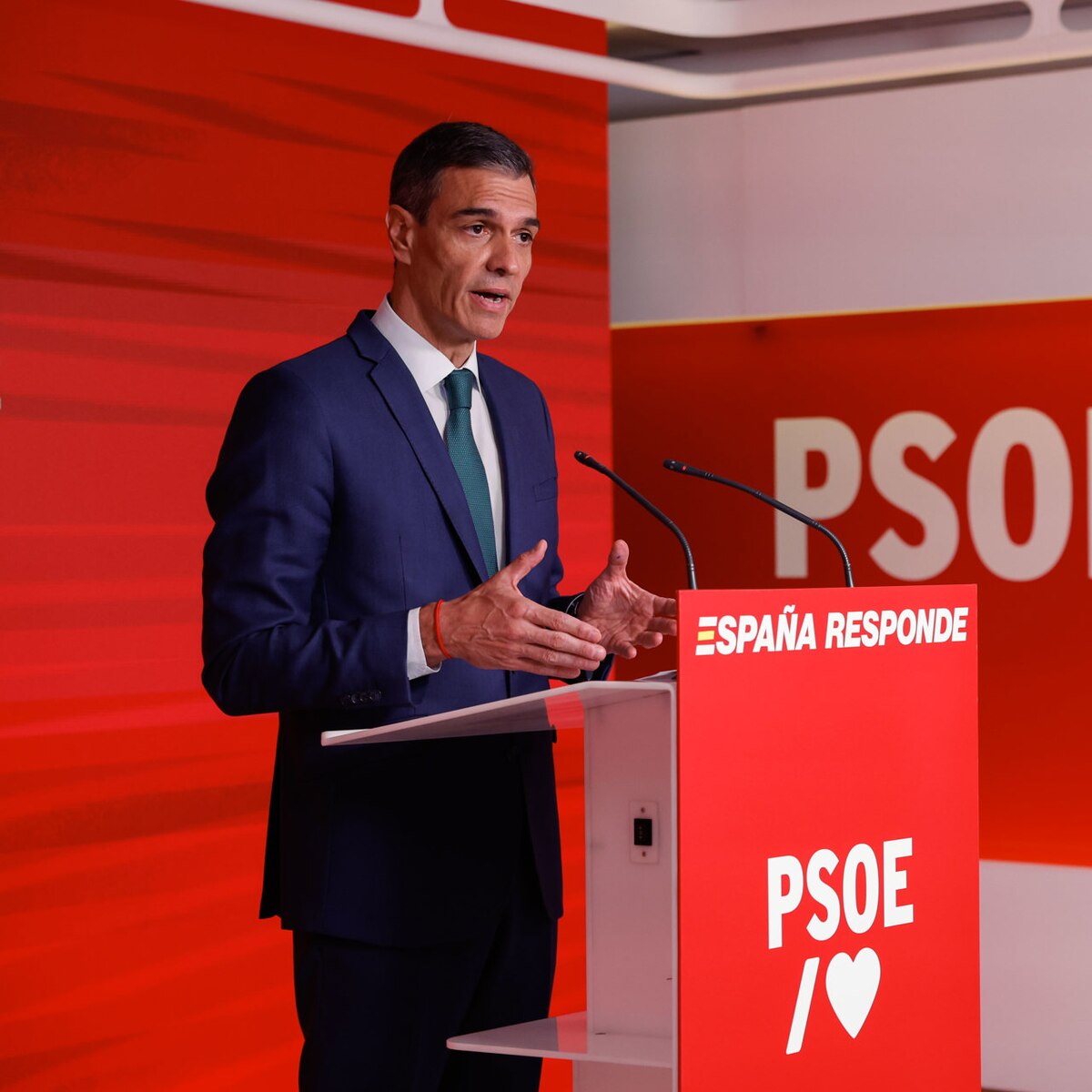 Pedro Sánchez garantiza la continuidad del Gobierno y reta a PP y Vox a presentar una moción de censura: “No vamos a tapar la corrupción que surja en nuestras filas” - Infobae