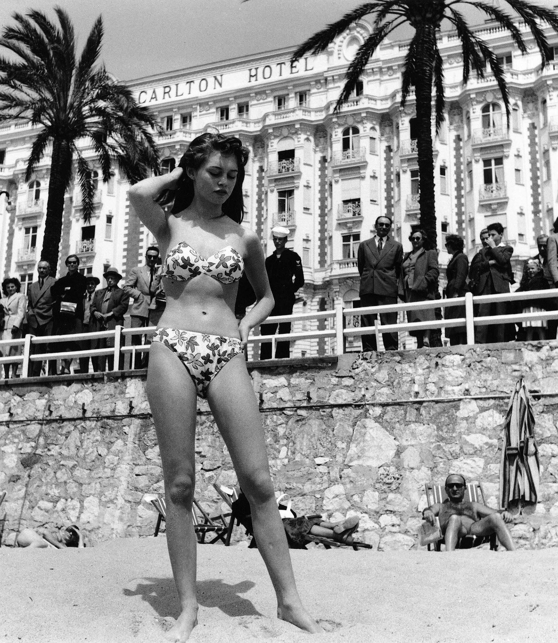 Brigitte Bardot lució la bikini en el Festival de Cine de Cannes en 1953